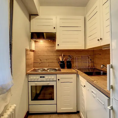 アパート Porthos 29-30